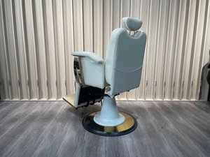 Silla <span class=keywords><strong>de</strong></span> Maquillaje Reclinable <span class=keywords><strong>de</strong></span> Lujo <span class=keywords><strong>de</strong></span> 180 Grados para Estilistas, Silla <span class=keywords><strong>de</strong></span> Salón <span class=keywords><strong>de</strong></span> Belleza <span class=keywords><strong>de</strong></span> Cuero con Altura Ajustable para Barbería en Oferta - Product Image 2