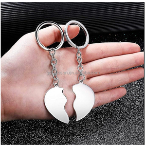 Mejor venta atractiva regalos juego par llaveros para los amantes de Metal en forma de corazón llavero magnético titular - Product Image 4