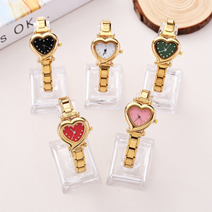 นาฬิการูปหัวใจผู้หญิงสแตนเลสสตีลควอตซ์แฟชั่นสร้อยข้อมือนาฬิกาสีเงินสีทองตัวเลือกฤดูใบไม้ผลิ 2026 - Product Image 2