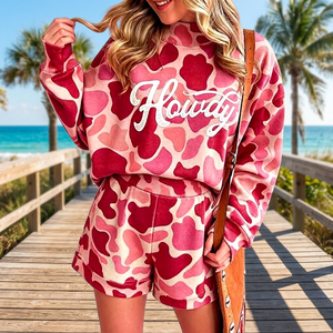 Ensemble de détente deux pièces tendance à motif camouflage - Sweat-shirt à col montant et short taille haute à poches - Tenues universitaires - Product Image 4