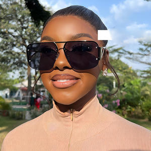 <span class=keywords><strong>2025</strong></span>高品質メタルファッションサングラス高級デザイナースクエア女性リムレスサングラス男性ヴィンテージシェード特大アイウェア - Product Image 3