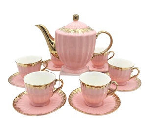 Набор из 13 предметов: Роскошный арабский керамический кофейно-чайный сервиз с индивидуальным логотипом, розовый чайник, 6 чашек с блюдцами, золотые чайные чашки – Экологичный, для чайной церемонии - Product Image 4