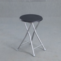 Industriedesign Leichtgewichtiger Hocker Moderne Gepolsterte Klappstühle mit Metallrahmen