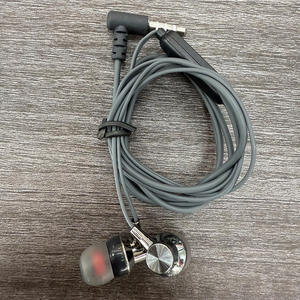 Bx17 Débruitage Bandlab Écouteurs 3.5mm Fantaisie Rouge Conception Industrielle Pour Enfants Muvit HD Worgo Technologie Oppo Vivo Écouteurs Éclairage - Product Image 4