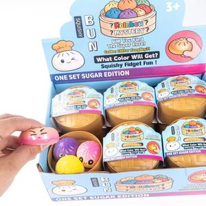 ของเล่นบีบกวนรูปซาลาเปาน่ารัก บีบแล้วคืนรูปช้าๆ ช่วยคลายเครียด พร้อมกระติกนึ่งไม้ไผ่ กล่องสุ่มสีลึกลับสำหรับเด็ก - Product Image 1