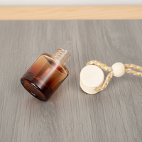 Flacon diffuseur de parfum et d'huiles essentielles vide en verre coloré de 8 ml, en forme de cylindre, pour voiture, avec bouchon en bois et bouchon de retenue