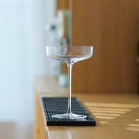 Verre à cocktail martini en cristal transparent ultra-fin, minimaliste, moderne, simple, en forme de papillon, pour bar, 201-300 ml