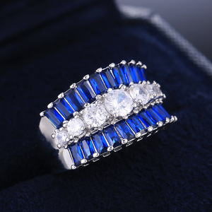 Anello in Cristallo Blu per Donne, Elegante Accessorio Moda per Uso Quotidiano e Feste - Product Image 3