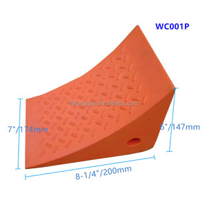 Calzo de Seguridad Triangular Antideslizante de Poliuretano Amarillo Naranja de Alta Resistencia de 30 Toneladas para Camiones, Remolques y Estacionamientos - Product Image 2