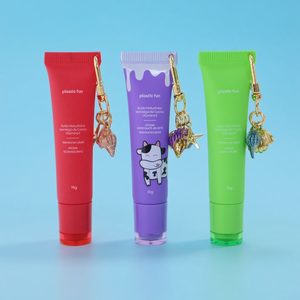 Brillo de labios de plástico rosa de 15ML para tubo de esencia, manguera de lápiz labial cosmético con Piercing, cadena de cuentas, colgante, tubos de brillo de labios con dijes - Product Image 5