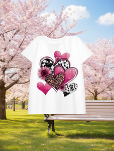 T-shirt da donna bianca e rosa con stampa leopardata a cuore, manica corta, girocollo, vestibilità comoda, casual, per San Valentino - Product Image 2