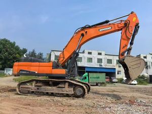 รถขุดตีนตะขาบ Doosan DX520 ประสิทธิภาพสูง สภาพดี ใช้งานได้หลากหลาย ของแท้ มือสอง ยี่ห้อ Komatsu SANY CAT ลดราคา - Product Image 4