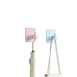 Ganchos adhesivos para pared sin necesidad de taladro, forma cuadrada, autoadhesivos, fuerte sujeción para guardar abrigos, llaves, entrada, cocina, baño, paquete de 4. - Product Image 1