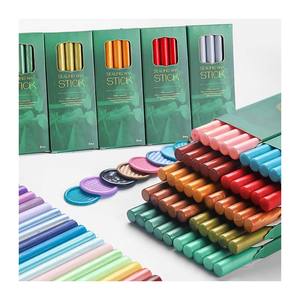 Barras <span class=keywords><strong>de</strong></span> Cera para Sellos en Caja (5 Piezas/caja) 1.1cm <span class=keywords><strong>de</strong></span> Diámetro, para Sellar Sobres, Invitaciones, Decoración, Marca HAOYINXIANG - Product Image 1