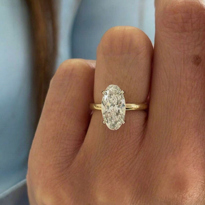 Anillo de Compromiso Solitario de Corte Ovalado Alargado en Oro Amarillo Sólido de 14K para Mujer, Anillo Fino Minimalista con Diamante de Laboratorio - Product Image 1