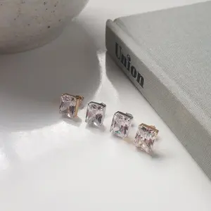 Женские серьги-гвоздики из серебра 925 пробы, с квадратным фианитом
