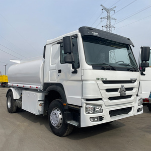 HOWO Camion-<span class=keywords><strong>citerne</strong></span> de carburant utilisé d'une capacité de 10000 <span class=keywords><strong>litres</strong></span>/Camion-<span class=keywords><strong>citerne</strong></span> de pétrole lourd 4X2 <span class=keywords><strong>Prix</strong></span> - Product Image 5