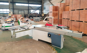 <span class=keywords><strong>Scie</strong></span> à panneaux triphasée 380V de haute qualité, <span class=keywords><strong>table</strong></span> coulissante en alliage Al-Mg 3200*375mm, fonctionnement économique et durable - Product Image 2