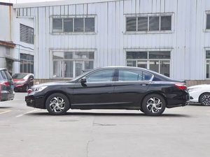 <span class=keywords><strong>Honda</strong></span> <span class=keywords><strong>Accord</strong></span> <span class=keywords><strong>2016</strong></span> Usado, Tracción en las Cuatro Ruedas, Asientos de Cuero, Transmisión Automática, Emisión Euro 6, 5 Plazas, en Stock - Product Image 4