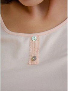 Nhà Sản Xuất OEM ODM Biểu Tượng Tùy Chỉnh Đồ Ngủ Phụ Nữ Cotton Cổ Điển Đồ Ngủ Hàng Đầu Và Quần Short Phòng Chờ Pj Thiết Lập Siêu Mềm Thoải Mái Chân Rộng - Product Image 5