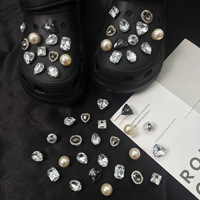 Ensemble de décorations de luxe Bling Bling pour chaussures, breloques pour pantoufles, accessoires en plastique pour sabots, chaîne de perles, décorations de chaussures DIY de créateur