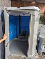 Toilettes mobiles modernes préfabriquées en acier pour l'extérieur, salle de douche publique et mobile pour écoles, parcs, salles de bain, panneau sandwich