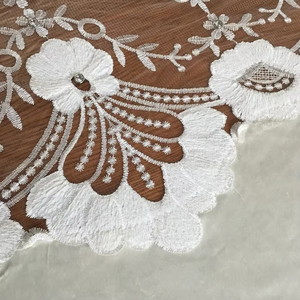 Mantel de Encaje Floral Blanco Bordado, Cubierta de Mesa Vintage de Lujo con Borde Festoneado para Banquetes de Boda y Decoración Sofisticada del Hogar - Product Image 6