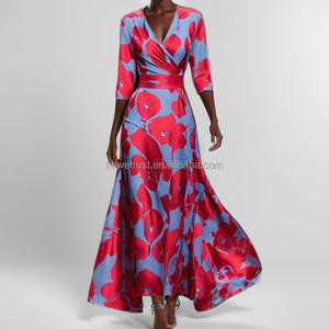 Nouvelle robe maxi élégante à col en V, imprimée, avec ceinture et évasée - Product Image 5