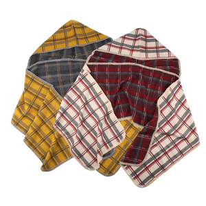 पीले रंग के अनुकूलित महिलाओं के सर्दियों के स्कार्फ ऊन बेज टार्टन ने सर्दियों के लिए टुकड़े टुकड़े टुकड़े - Product Image 1