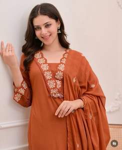 Nouveau superbe ensemble droit 3 pièces kurta pour femme avec broderie détaillée et belle couleur orange pour festival ou fête - Product Image 2