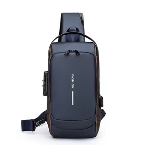Tas selempang sepeda motor tahan air pria penjualan laris 2025 tas selempang sepeda dengan kunci Logo kustom USB tas selempang <span class=keywords><strong>anti</strong></span>-maling - Product Image 2