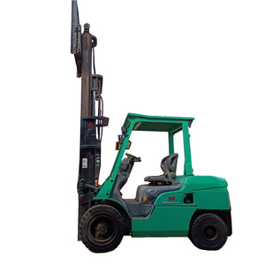 Chariot élévateur diesel Mitsubishi 3 tonnes FG30 à double moteur avec mât à trois sections, déplaceur latéral hydraulique et pneus pleins - Product Image 1