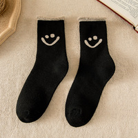 Vente en gros Terry Solide Couleur Curling Femmes Chaussettes Personnalisé Épais Chaud Sourire Sourire Visage Chaussettes