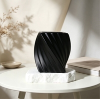 Pot à bougie carré en ciment C&H avec logo personnalisé, design torsadé unique, finition mate, récipient vide pour cire, ornement moderne pour la maison