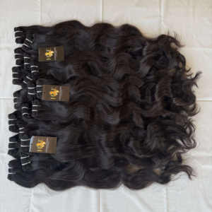 Vente en gros de cheveux raides ondulés non traités Vendeurs de cheveux humains bruts bouclés brésiliens, faisceaux de cheveux Deepwave bouclés bruts - Product Image 2