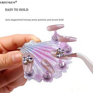 Base magnétique d'entraînement au design coquille laser avec effet transparent glacé pour la <span class=keywords><strong>formation</strong></span> des ongles, support <span class=keywords><strong>professionnel</strong></span> pour la présentation des faux ongles - Product Image 5