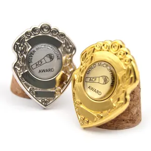 10 Anos Fabricação Lembranças Personalizadas Crachá Rose Gold Plating Metal Hard Esmalte Badge Pin