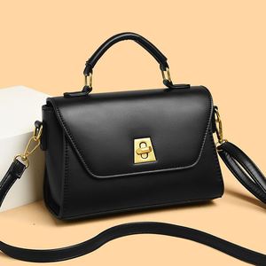Custom Women Clear <b>Tote</b> Bag Waterproof PVC Transparent Jelly Bag Shopper Fashion Shoulder Shopping <b>Plastic</b> Bag - Product Image 2