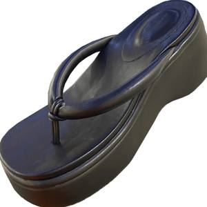 2025 New <b>Summer</b> Retro Platform <b>Wedge</b> Fashion Viral Toe-post Flip-flops Women's Solid Color Platform <b>Sandals</b> for Outdoor Wear - Product Image 1