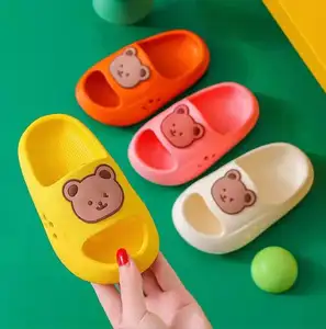 Zapatillas de casa a precio de fábrica para niños, chanclas bonitas de diseñador de dibujos animados, oso, zapatillas para niños