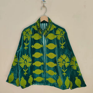 Chaqueta Bordada Suzani de Terciopelo, Abrigo Artesanal Verde de Arte Popular, Chaqueta Étnica Boho para Mujer - Product Image 1