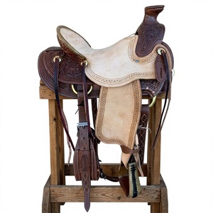 Selle de course en cuir de buffle NA94 BS International de qualité supérieure, design gravé sur bois, bride de cheval anglaise durable en acier inoxydable SUS304 - Product Image 1