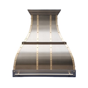Cappa Aspirante di Lusso Artigianale in Acciaio Inossidabile con Finiture in Ottone, Design a Campana, Cappa Metallica Personalizzata per Cucine di Ville - Product Image 2