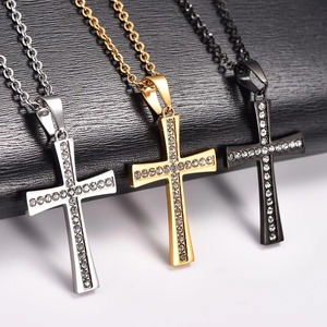 Collier avec pendentif croix en zircone brillante, chaîne en acier inoxydable pour femmes et hommes, amulette religieuse chrétienne, bijoux en métal de la foi - Product Image 1