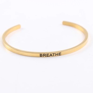 Pulsera de Oro Personalizada de 4 mm con Mensaje Inspirador, Brazalete Grabado Personalizado, Cualquier Idioma, Patrón o Símbolo en el Interior y Exterior, Doble Cara - Product Image 3