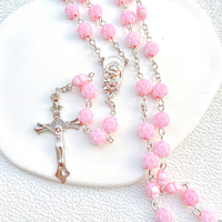Élégant collier chapelet bleu roi émaillé de 6 mm avec croix, perles de prière de style religieux et perle rose en plastique