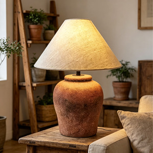 Lámpara <span class=keywords><strong>de</strong></span> Mesa Rústica <span class=keywords><strong>de</strong></span> Cerámica con Pantalla <span class=keywords><strong>de</strong></span> Lino para Dormitorio, Sala <span class=keywords><strong>de</strong></span> Estar, Decoración <span class=keywords><strong>de</strong></span> Mesita <span class=keywords><strong>de</strong></span> Noche, Lámpara <span class=keywords><strong>de</strong></span> Cerámica Hecha a Mano con Pantalla <span class=keywords><strong>de</strong></span> Tela en Forma <span class=keywords><strong>de</strong></span> Cono - Product Image 1