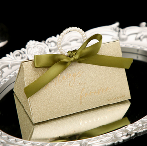 Nueva caja de dulces con brillantina fina para aniversario de bodas, caja de dulces de alta gama para boda y compromiso, caja de regalo triangular con lazo. - Product Image 3