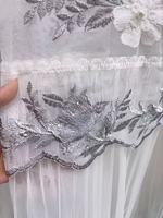 Tissu de rideau brodé en tricot 100% polyester de haute qualité avec broderie florale 3D pour la décoration des fenêtres du salon