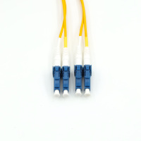 Kabel Patch Cord Fiber Optik FTTH Data Center 0.9mm 900um 2.0mm LC Unibody UPC APC SM MM G657A2 G652D G657B3 OM2 OM3 OM4 OM5